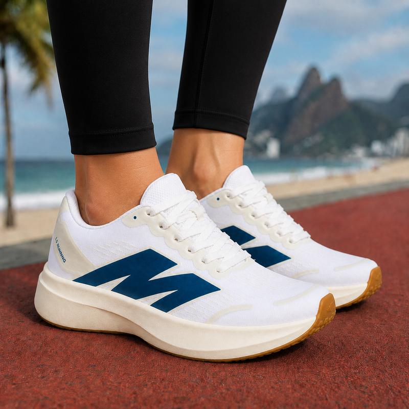 Tênis Mova Branco e Azul em uso